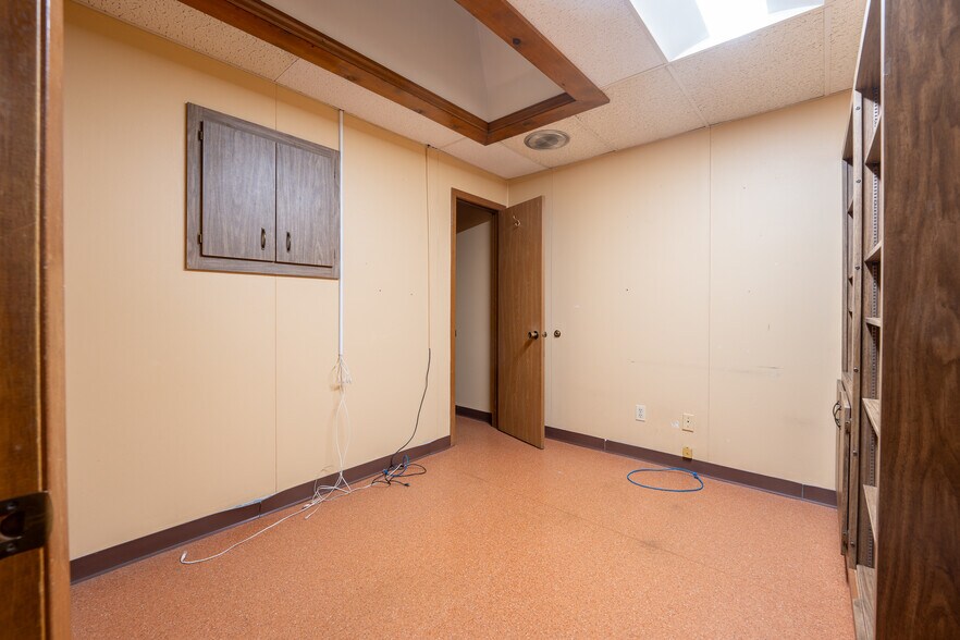 More Photos Of 5767 PA-981 Hwy, Latrobe Medical For Sale