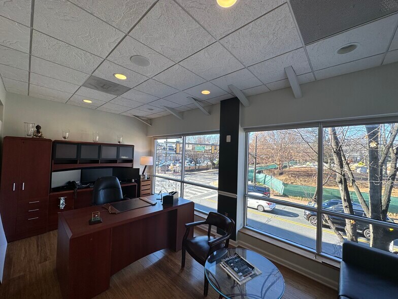 More Photos Of 4940 Hampden Ln, Bethesda Office For Lease
