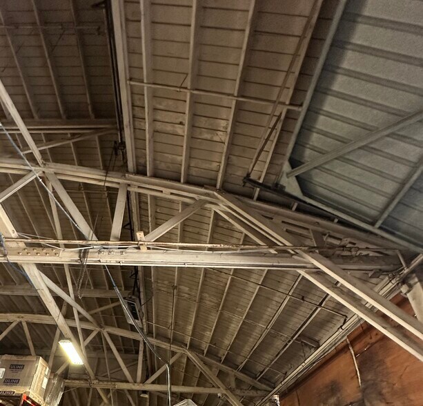 More Photos Of 2801 E 12th St, Los Angeles Warehouse For Lease