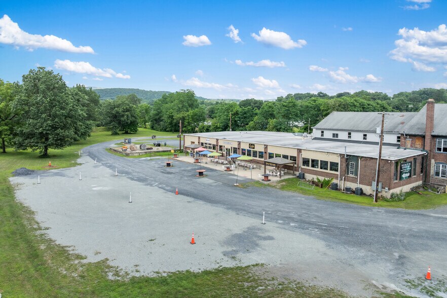 More Photos Of 500 Bridge St, Weissport Restaurant For Sale