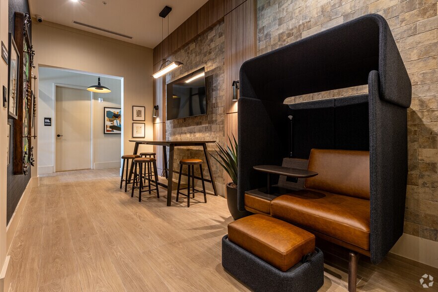 More Photos Of 8205 Commerce, Miami Lakes Apartments For Lease