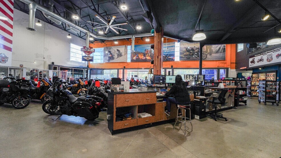 More Photos Of 8677 Research Dr, Irvine Showroom For Sale