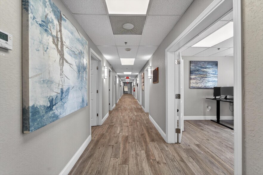 More Photos Of 3411 N 29th St, Tampa Office For Sale