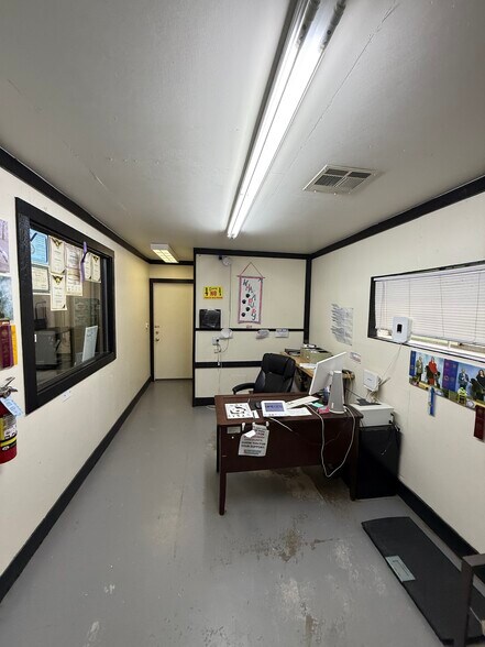 More Photos Of 2501 Interstate 45 N, Conroe Office For Lease