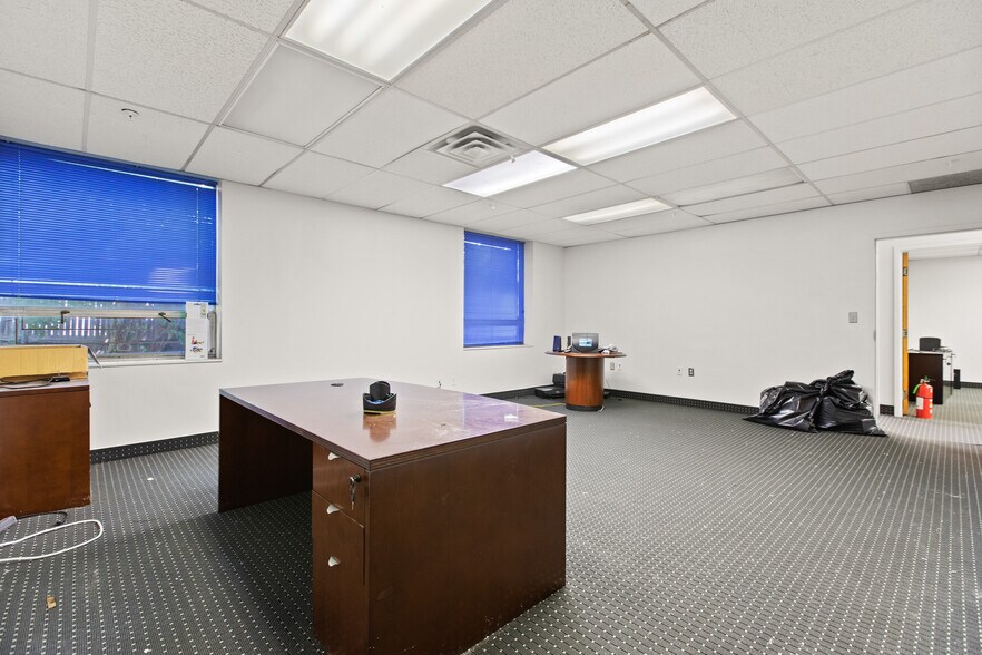 More Photos Of 111 Galway Pl, Teaneck Medical For Lease