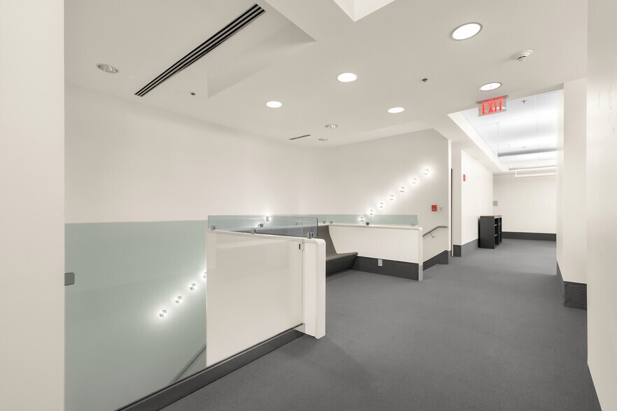 More Photos Of 301 Washington St, Columbus Office For Lease