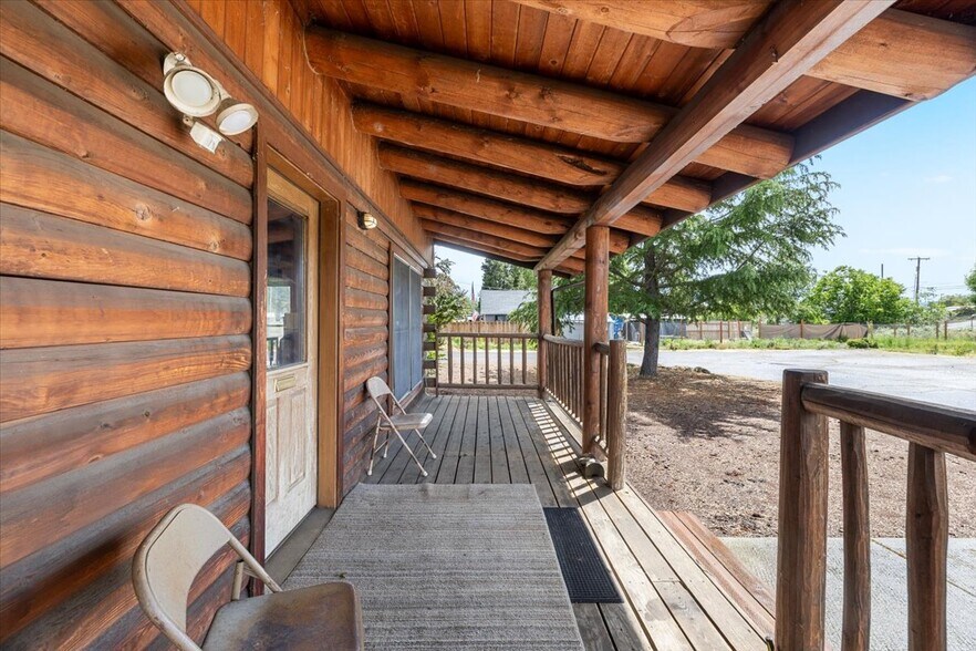 More Photos Of 10744 OR-62, Eagle Point Storefront Retail Office For Sale