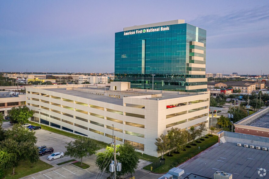 More Photos Of 9999 Bellaire Blvd, Houston Medical For Lease