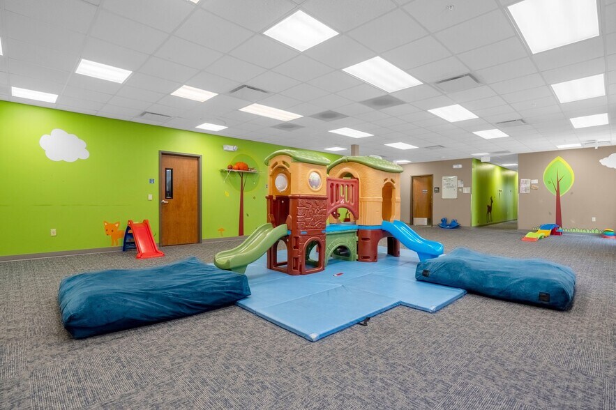 More Photos Of 7000 Lake Ellenor Dr, Orlando Medical For Lease