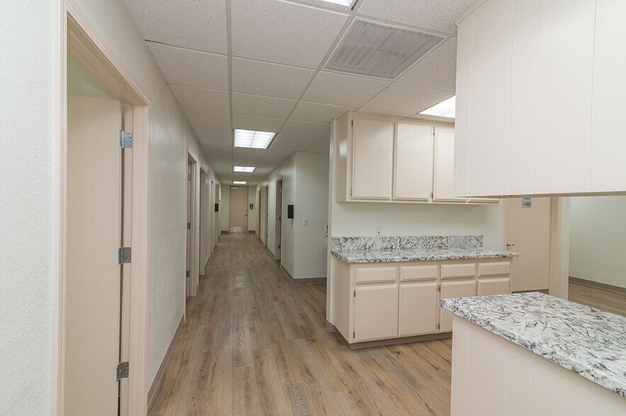 More Photos Of 3801 San Dimas St, Bakersfield Medical For Lease