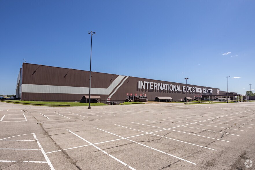 More Photos Of 6200 Riverside Dr, Cleveland Warehouse For Lease