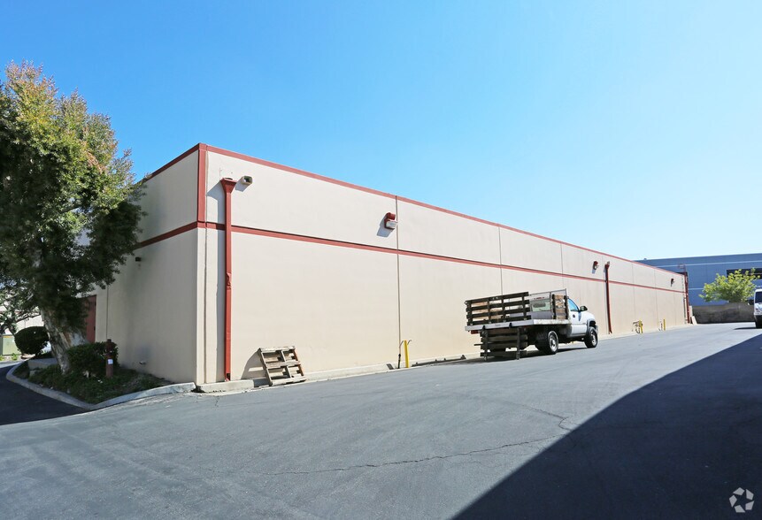 More Photos Of 2970 Saturn St, Brea Warehouse For Lease