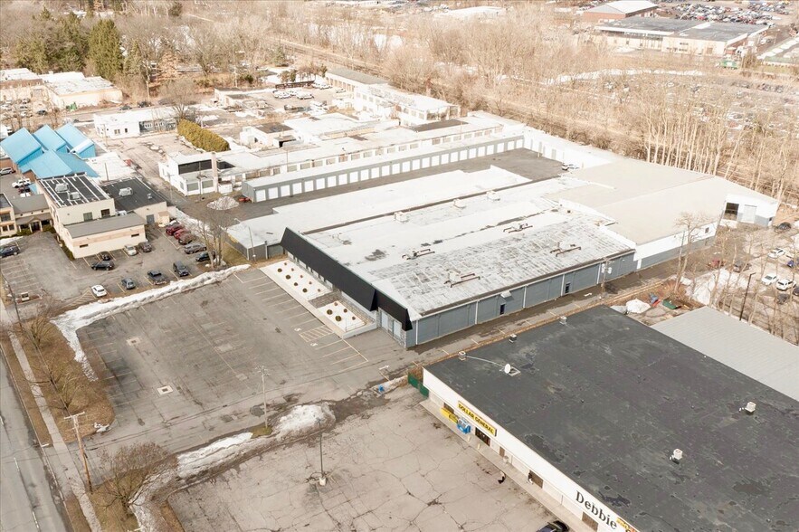 More Photos Of 465 W Commercial St, East Rochester Warehouse For Lease