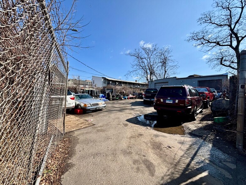 More Photos Of 28 Stone St, Stamford Industrial For Sale