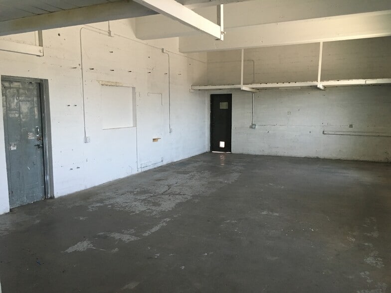 More Photos Of 5390-5396 Alhambra Ave, Los Angeles Light Manufacturing For Sale