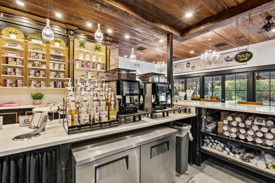 More Photos Of 8026 E Main St, Ridgeland General Retail For Sale