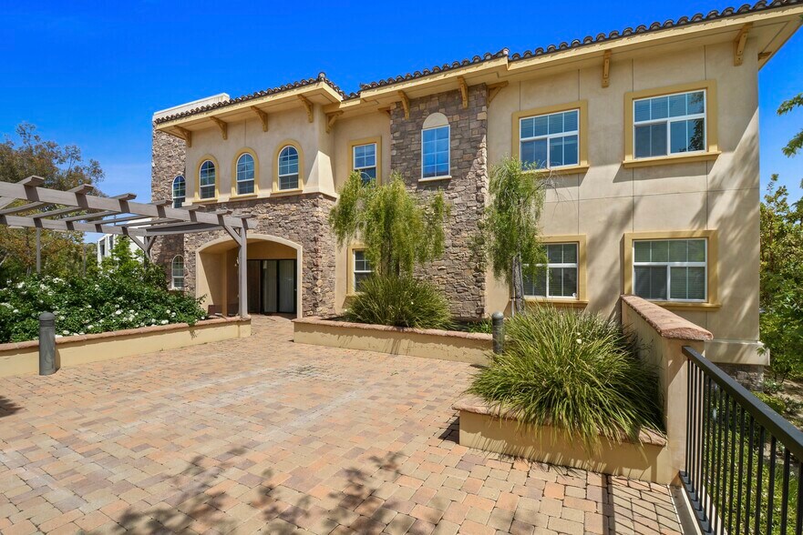 More Photos Of 5018 Chesebro Rd, Agoura Hills Medical For Sale