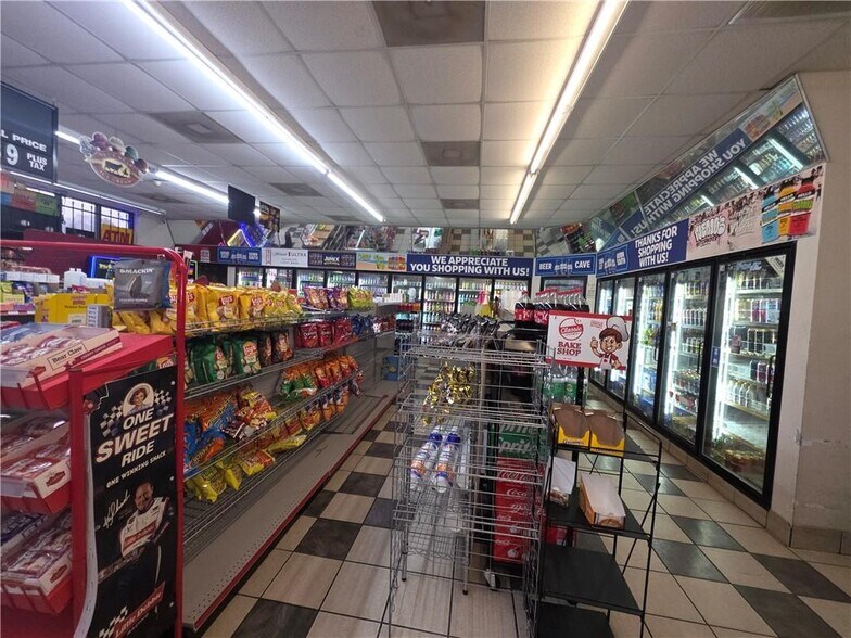 More Photos Of 800 Elberta Rd, Warner Robins General Retail For Sale