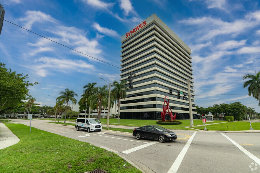 More Photos Of 1555 Palm Beach Lakes Blvd, West Palm Beach Office For Lease