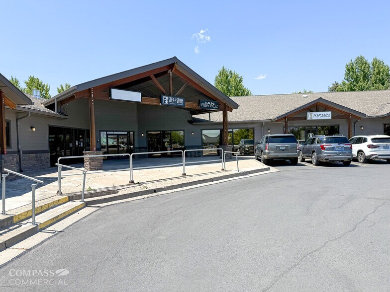 More Photos Of 974 SW Veterans Way, Redmond Freestanding For Lease