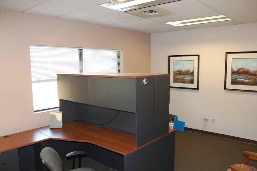 More Photos Of 801 S Durkin Dr, Springfield Office For Sale