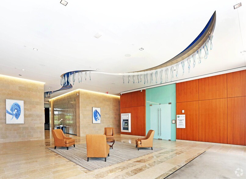 More Photos Of 550 Reserve St, Southlake Loft Creative Space For Lease