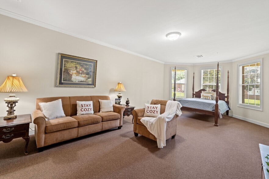 More Photos Of 10171 Papa George St, Daphne Congregate Senior Housing For Sale