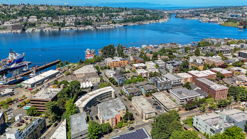 More Photos Of 1925 Eastlake Ave E, Seattle Apartments For Sale