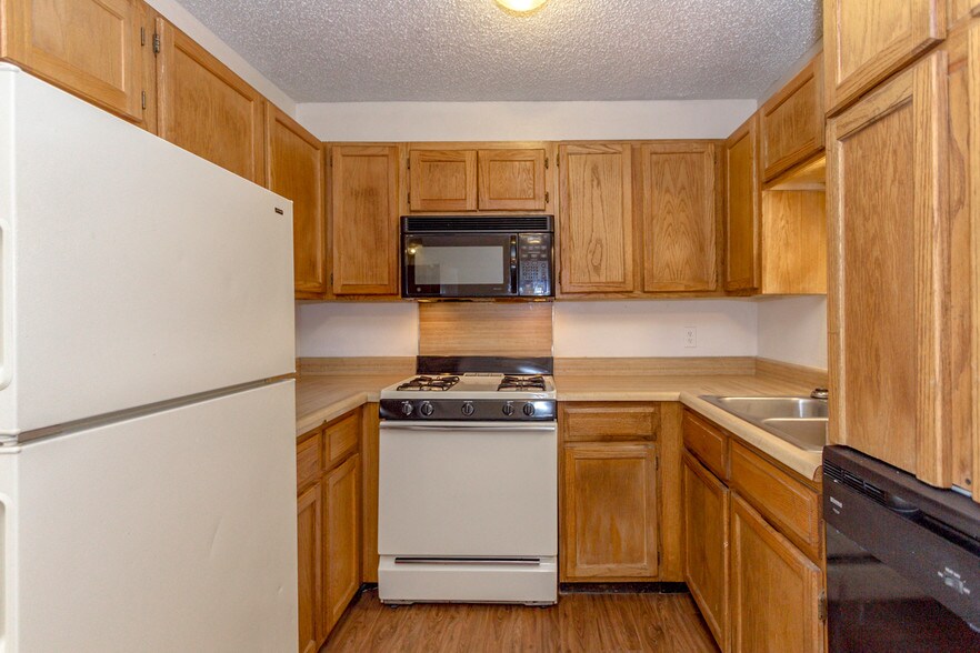 More Photos Of 1311 N Ash Pl, Owasso Apartments For Sale