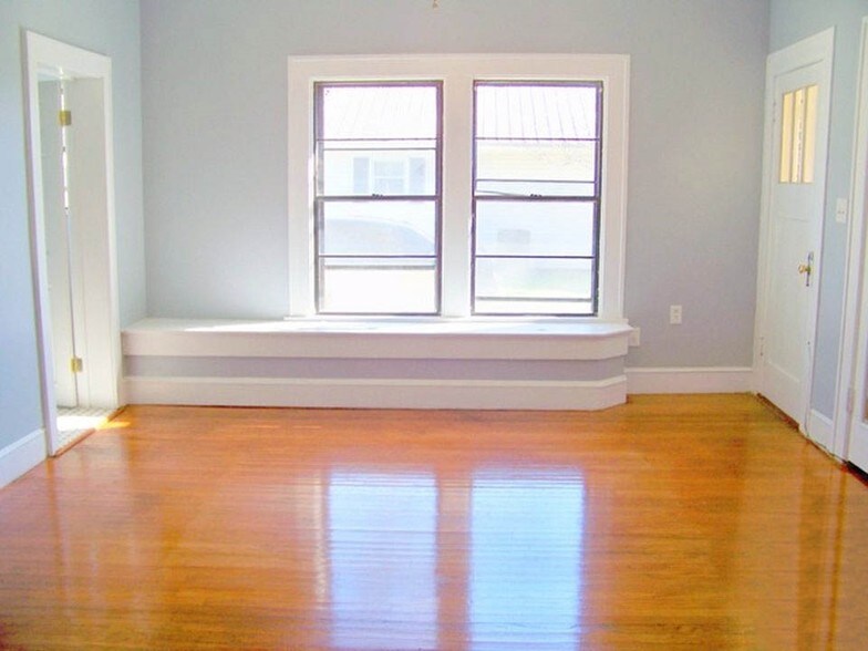 More Photos Of 207 N 10th St, Gatesville Specialty For Sale