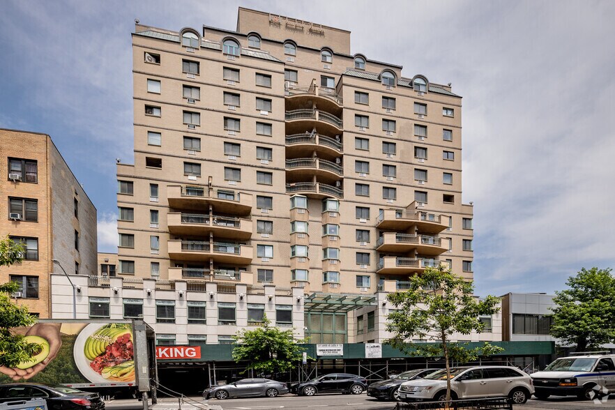 More Photos Of 133-47 Sanford Ave, Flushing Loft Creative Space For Sale