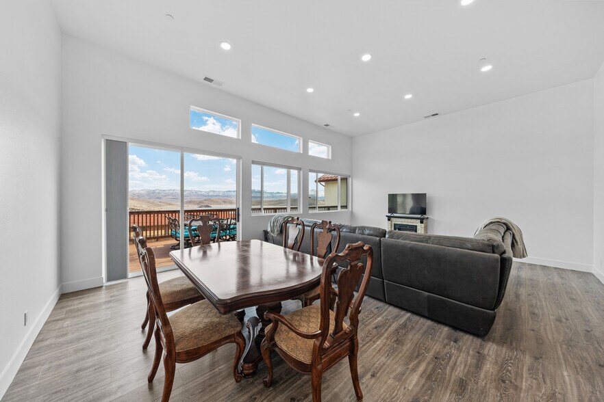 More Photos Of 1929 US-395, Gardnerville Apartments For Sale