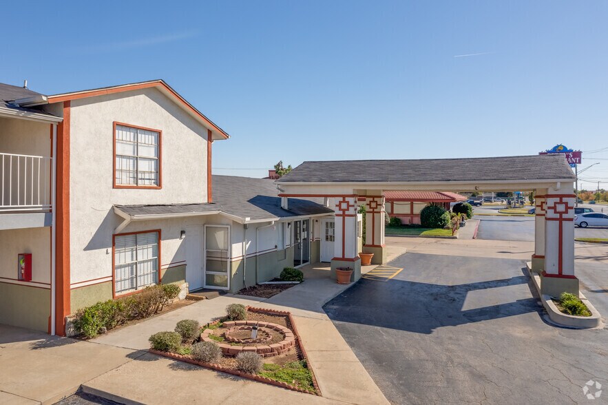 More Photos Of 7400 S May Ave, Oklahoma City Hotel For Sale