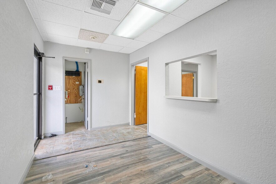 More Photos Of 2812 N 34th St, Tampa Office For Lease