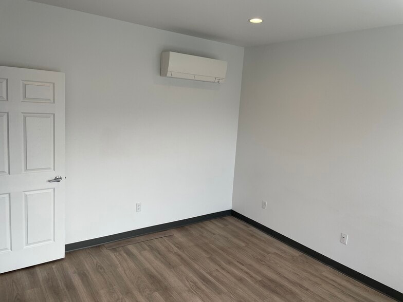 More Photos Of 3325 E Quad Park Ct, Post Falls Light Distribution For Lease