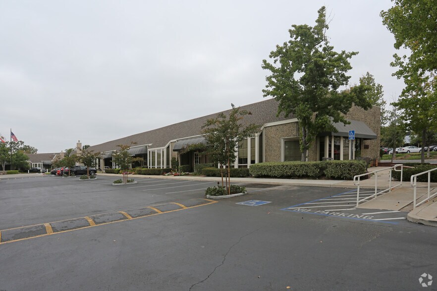 Primary Photo Of 151 Kalmus Dr, Costa Mesa Light Manufacturing For Sale