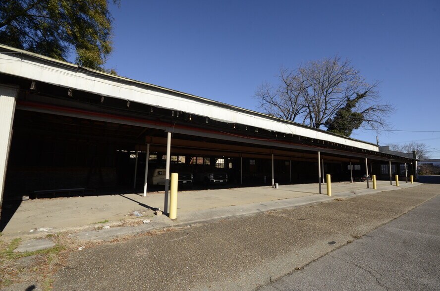 More Photos Of 222 N Market St, Petersburg Warehouse For Sale