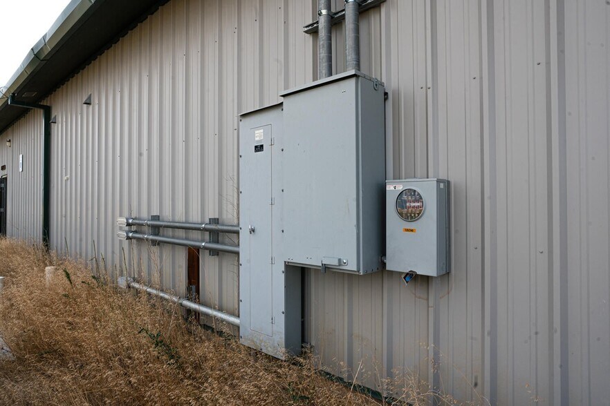 More Photos Of 2831 59th Ln, Boone Specialty For Sale