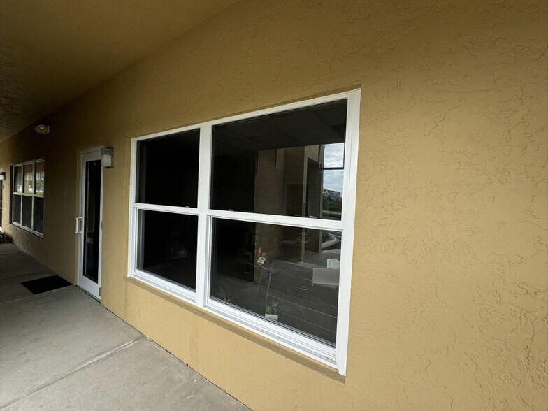 More Photos Of 16521 San Carlos Blvd, Fort Myers Office For Lease