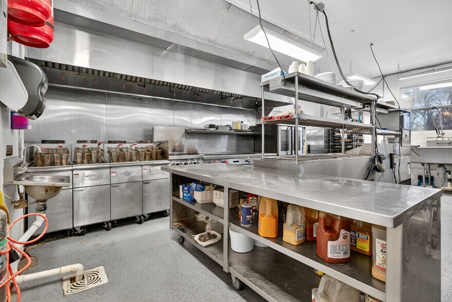 More Photos Of 765 3rd Ave, Welaka Restaurant For Sale