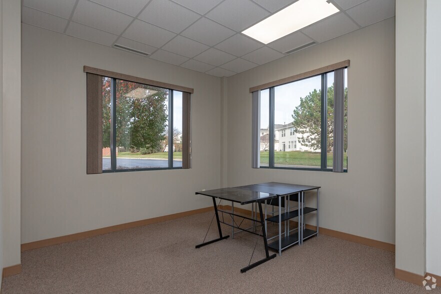 More Photos Of 16151 Weber Rd, Joliet Medical For Lease