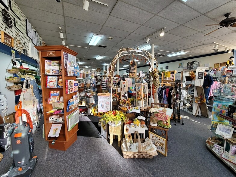 More Photos Of 302 N Main St, Rushville Storefront Retail Office For Sale