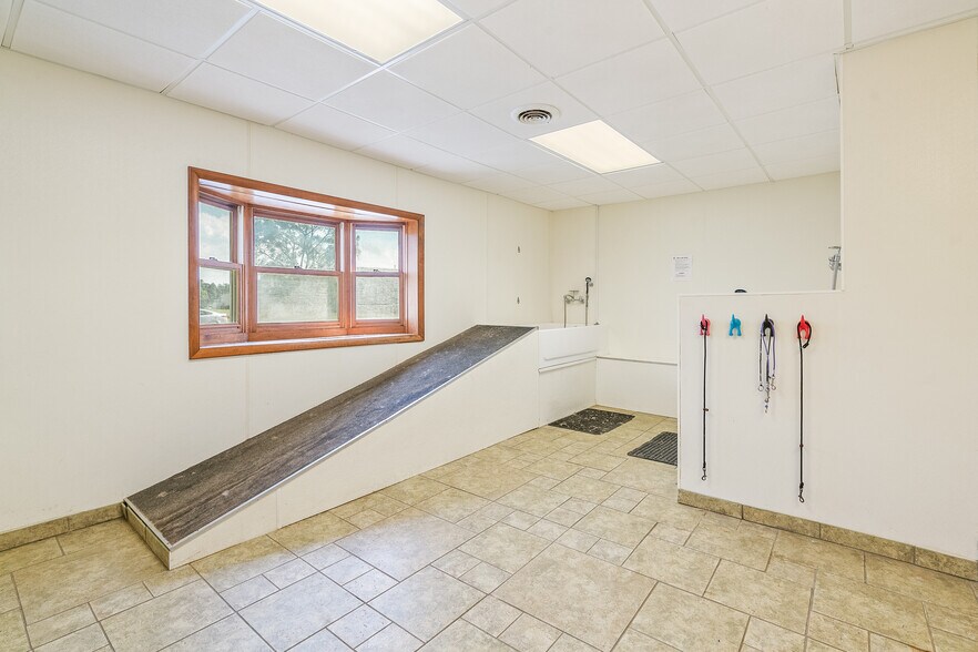 More Photos Of 503 E Russell Rd, Tecumseh Specialty For Sale