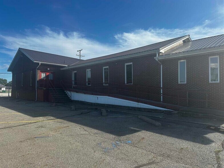More Photos Of 466 Maynard Ave, Franklin Furnace Flex For Sale