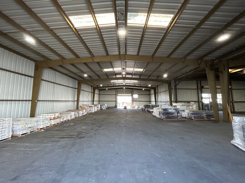 More Photos Of 11640 Hart St, North Hollywood Warehouse For Sale