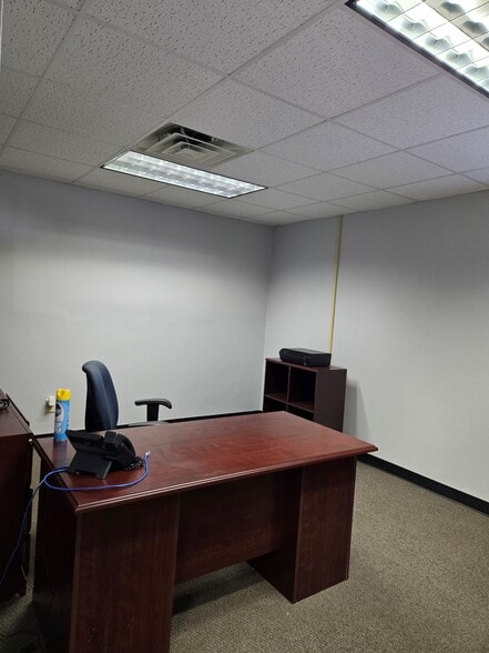 More Photos Of 700 S 10th St, McAllen Office For Sale