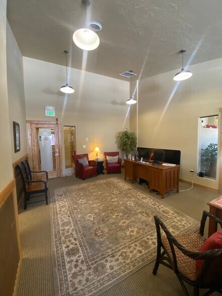 More Photos Of 509 Scott Ave, Woodland Park Medical For Lease