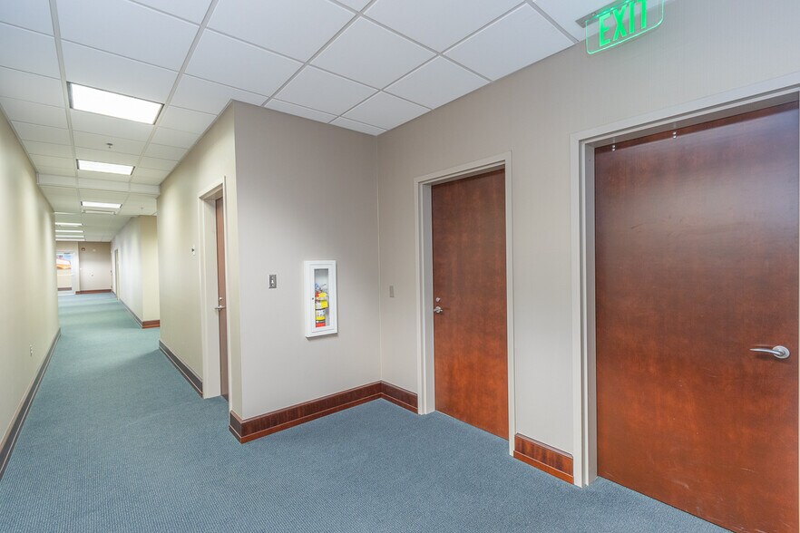 More Photos Of 129 N Main St, Anderson Office For Lease