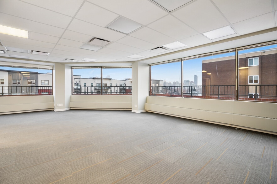 More Photos Of 609 14th St NW, Calgary Office For Lease