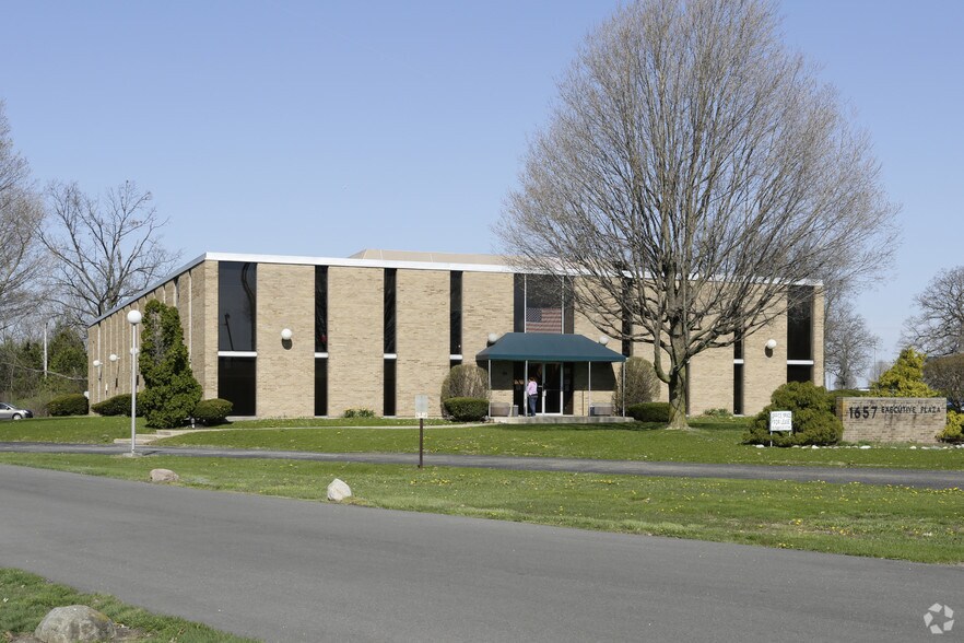 More Photos Of 1657 Commerce Dr, South Bend Coworking Space